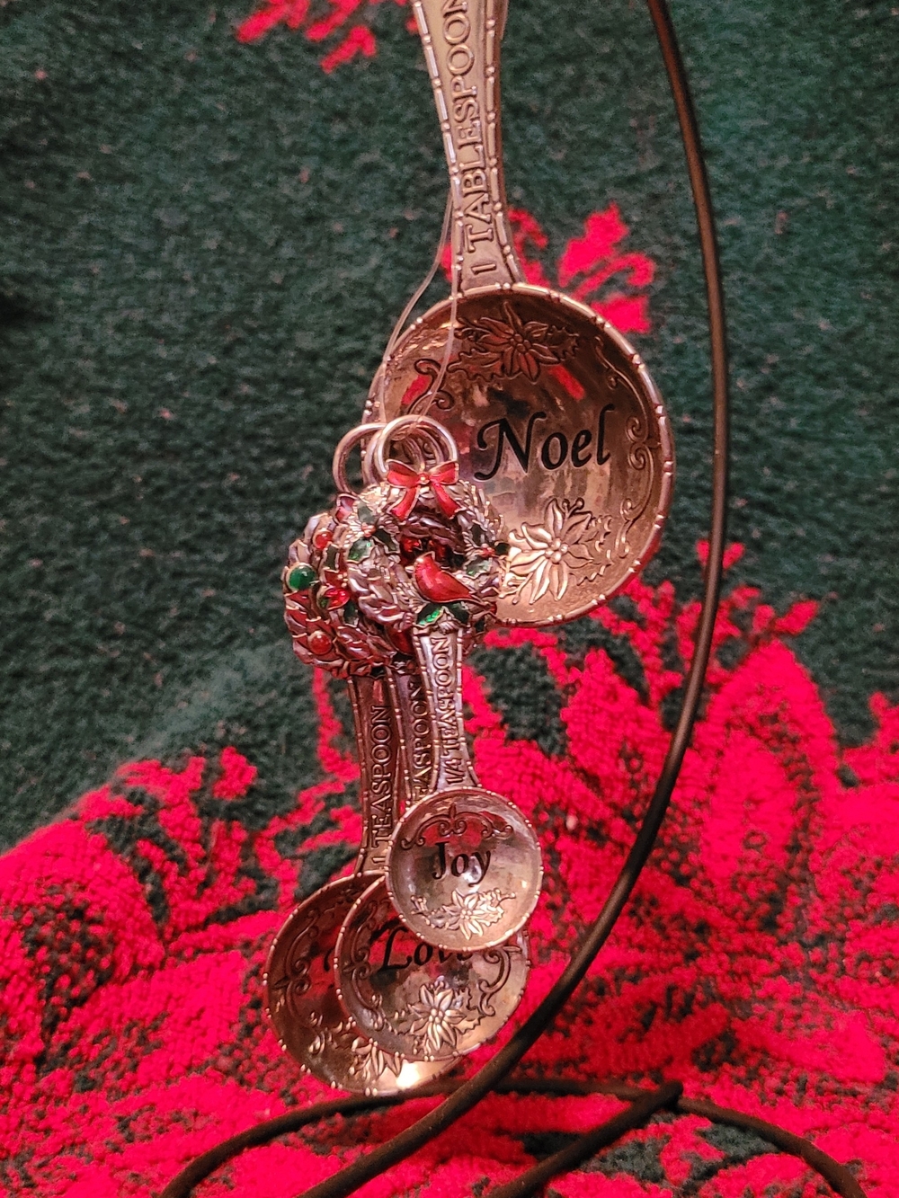 Festive 'Noel' and 'Joy' Decorative Measuring Spoon Set - Silver and Red